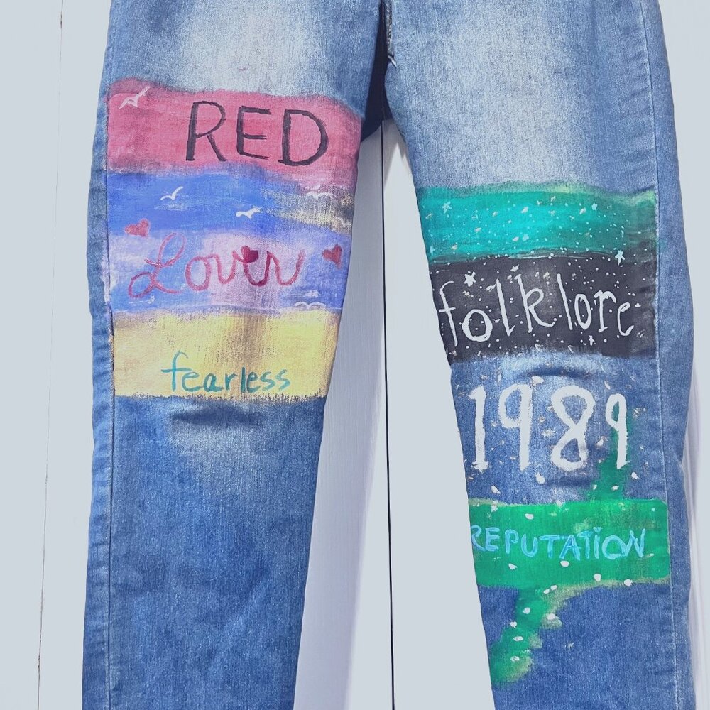 Taylor Swift Songs Democracy "Ab" solution Women's Sz 8 Stretch Cropped Jeans - Picture 3 of 15
